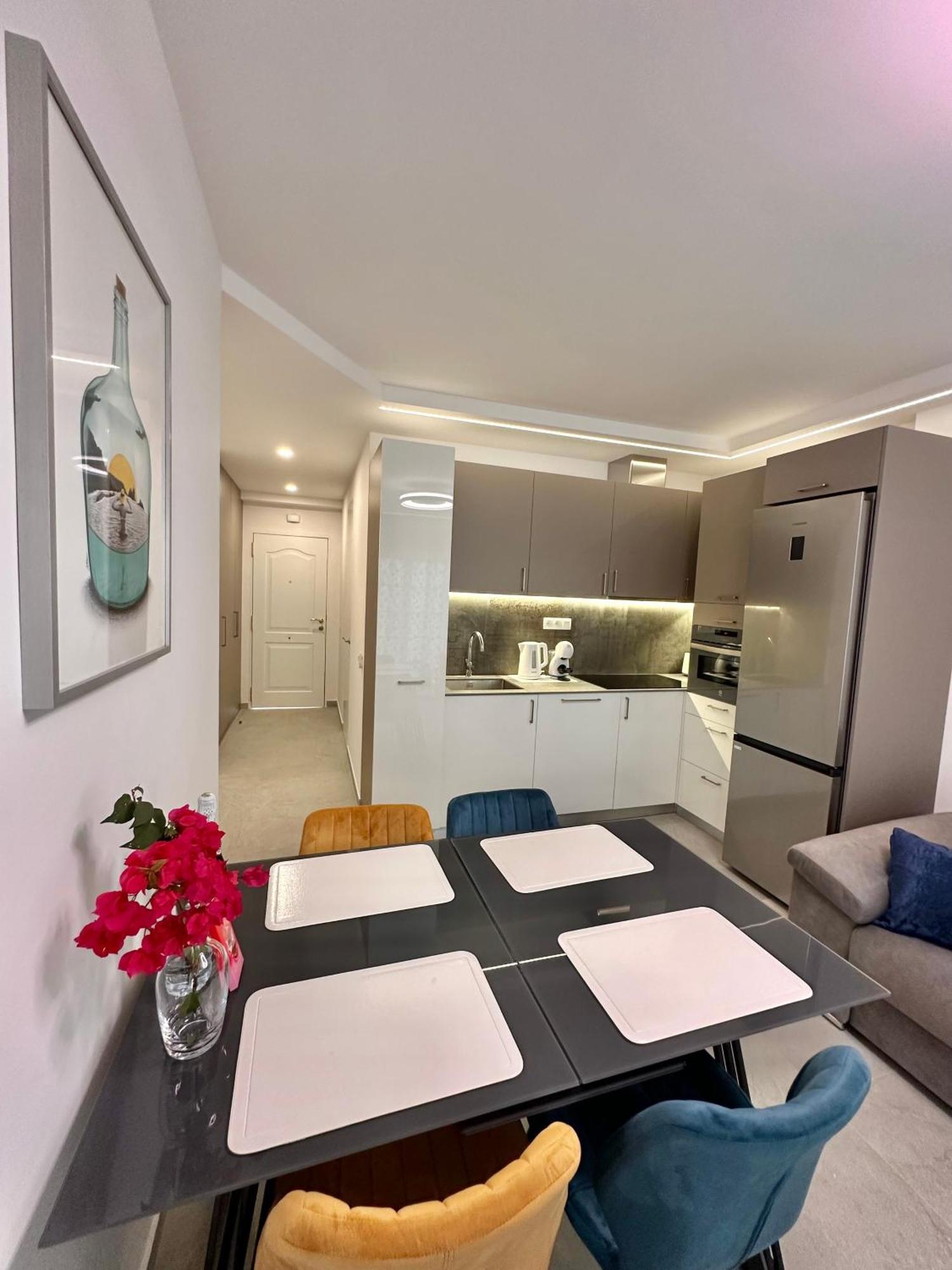 Sunset Apartment 2 & Heated Pool Los Cristianos  Exterior photo